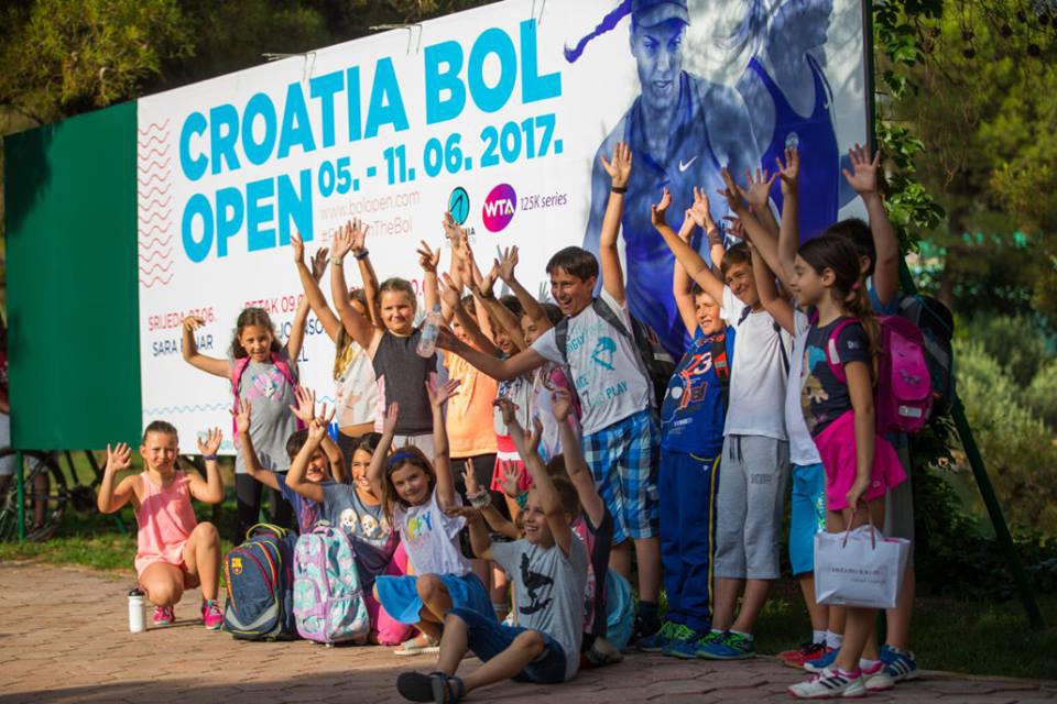 Kids Day: Hanging out with tennis players, powered by Kraš